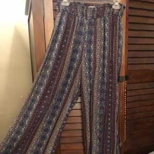 Wide-leg pattern Abercrombie & Fitch super soft women’s pants